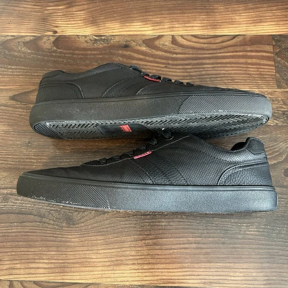 Levi's Men's Sneakers Size 13 Black Lace Up Low Top Shoes Logo EUC